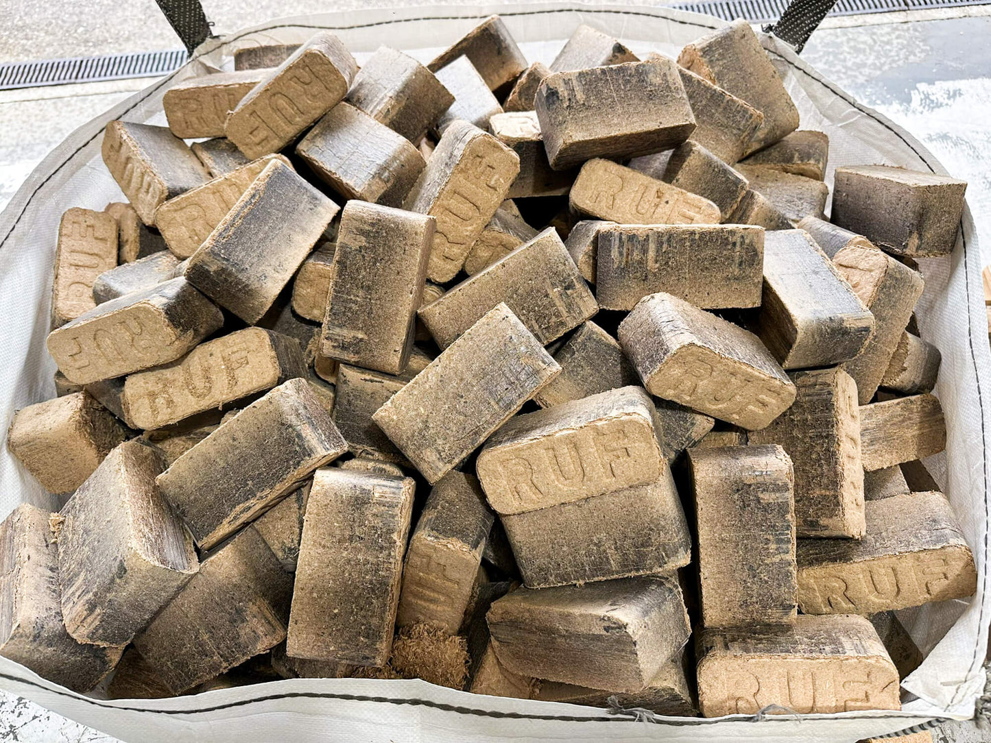 Ruf Oak Briquettes - 400kg Dumpy Bag