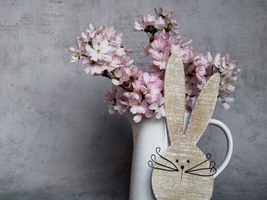 How to decorate your fireplace beam this Easter