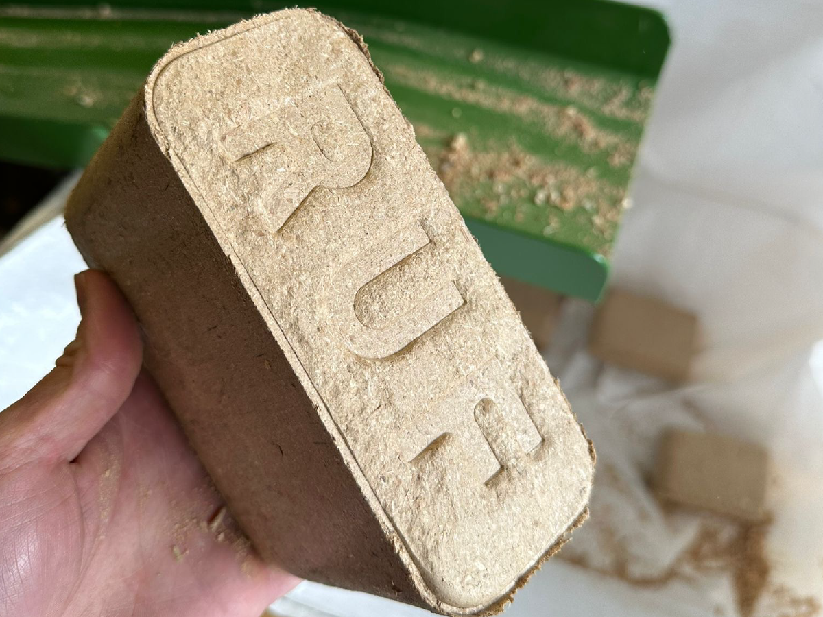 RUF Oak Briquettes