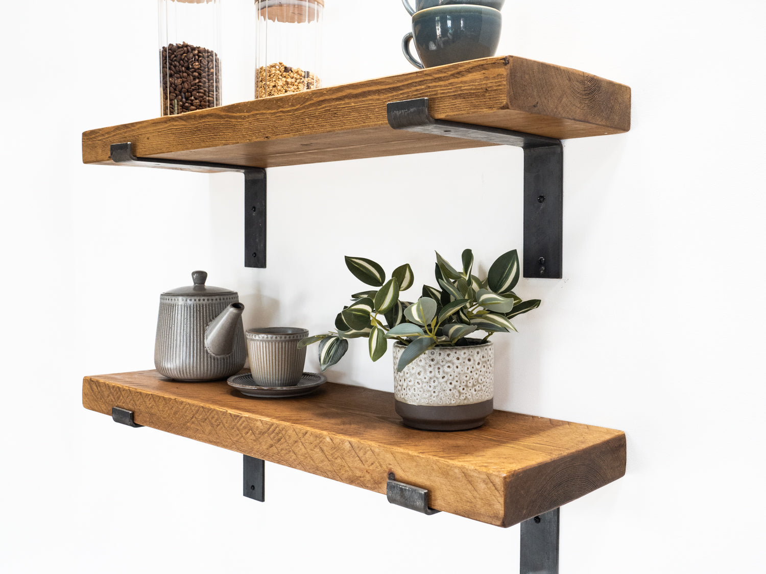 22cm Deep Pine Shelf with Lipped Brackets