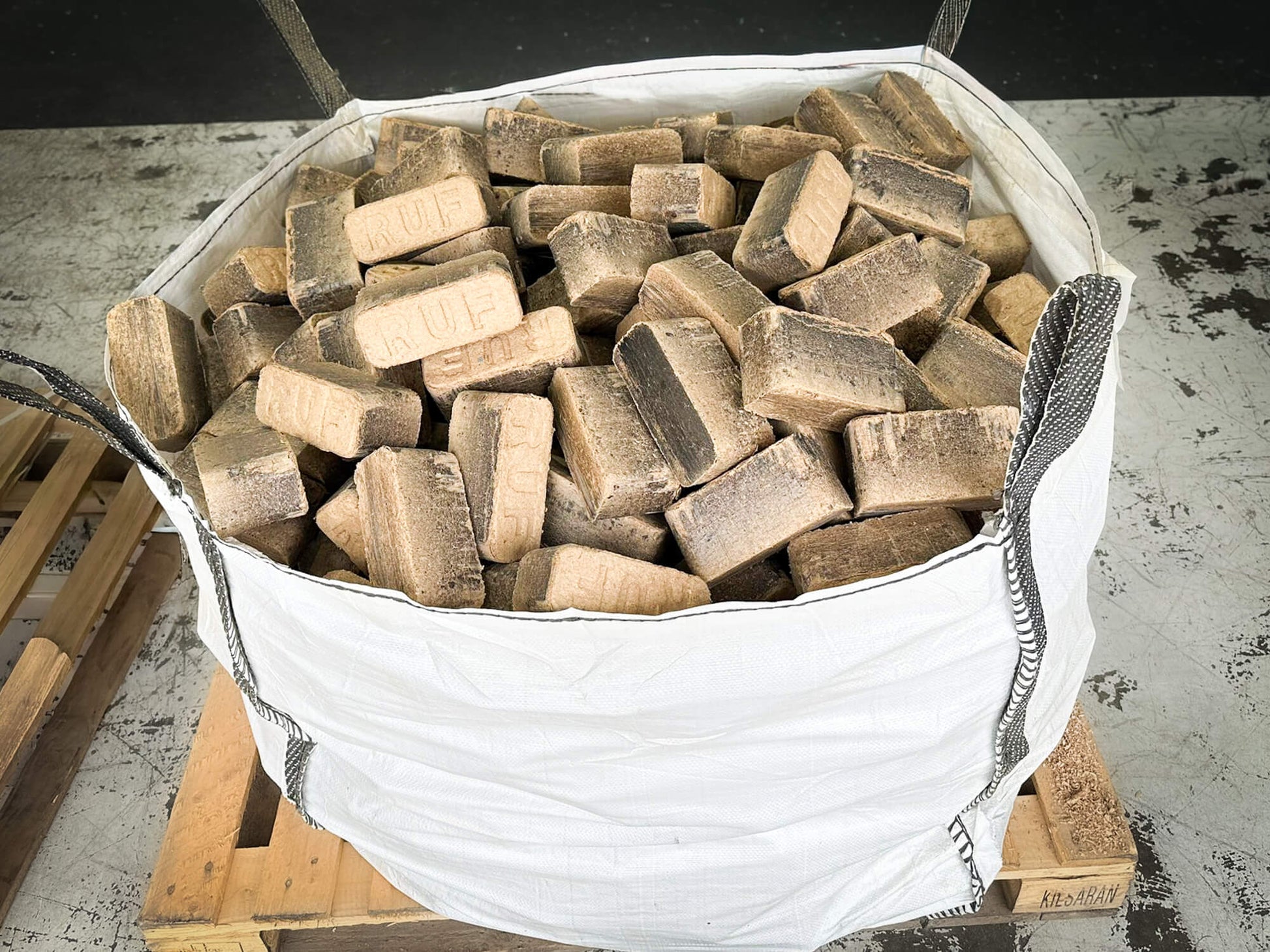 Ruf Oak Briquettes - 400kg Dumpy Bag