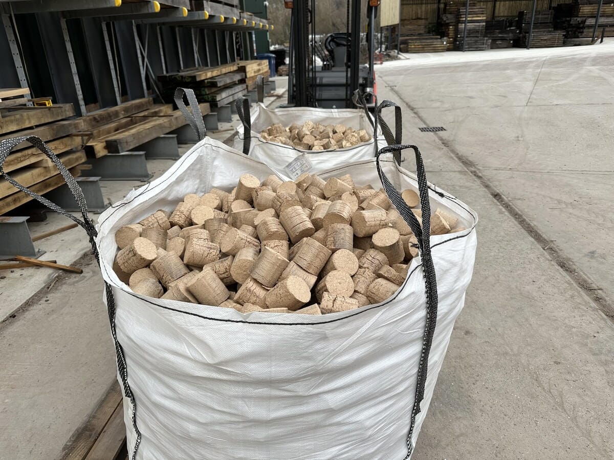 Eco Oak Briquettes 400kg Dumpy Bag